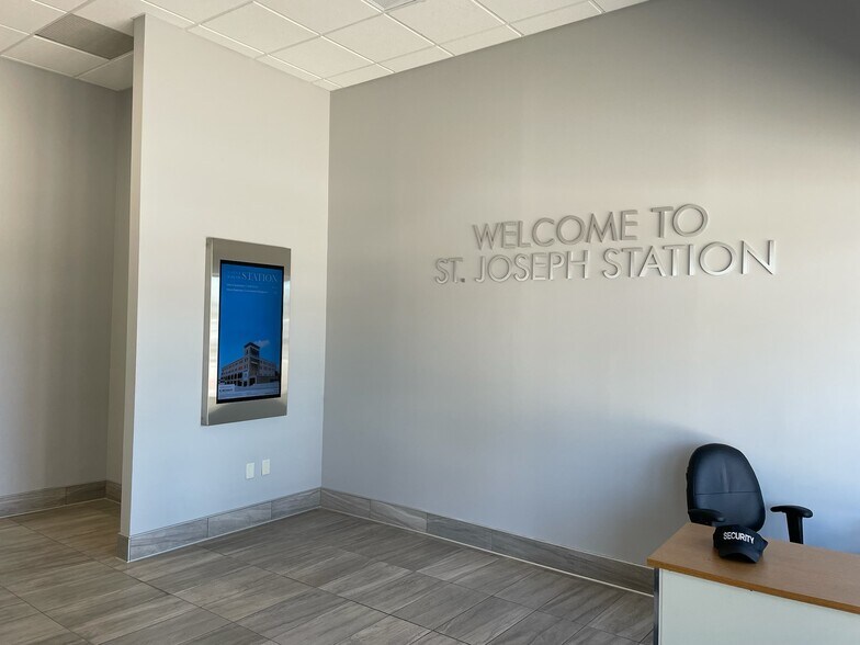 More Photos Of 300 N Dr Martin Luther King Jr Blvd, South Bend Office For Lease