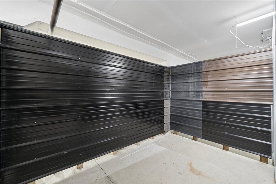 More Photos Of 21 Ann St, Brock Office For Sale