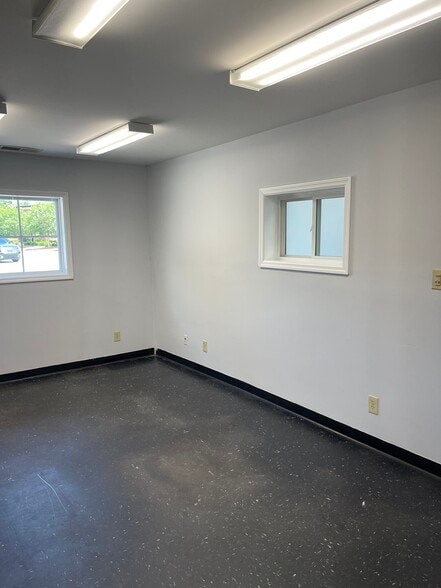 More Photos Of 1478 HWY 17 North, Mt Pleasant, SC 29464, Mount Pleasant Auto Repair For Lease