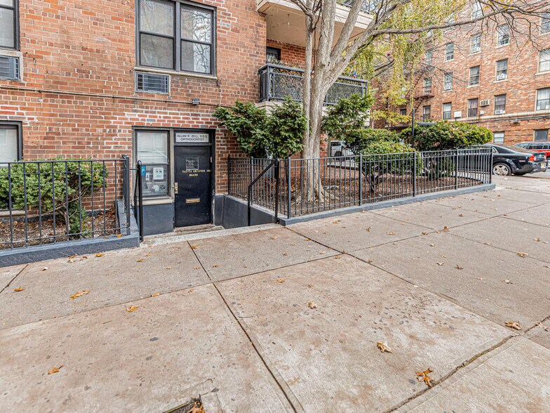 More Photos Of 665 Thwaites Pl, Bronx Apartments For Lease