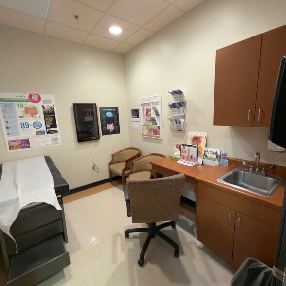 More Photos Of 8761 E Bell Rd, Scottsdale Medical For Lease