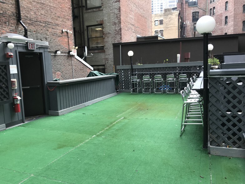 More Photos Of 21 Broad St, Boston Bar For Sale