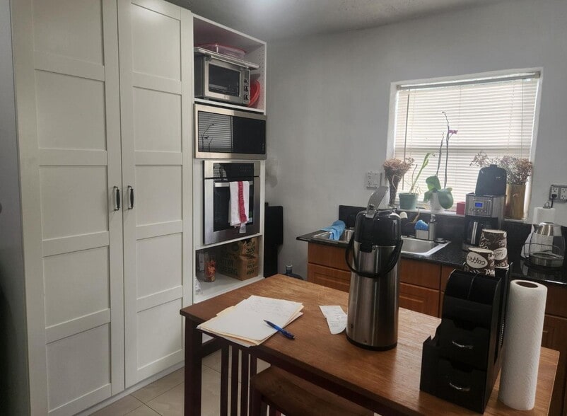 More Photos Of 1000 Foster Rd, Hallandale Beach Religious Facility For Sale