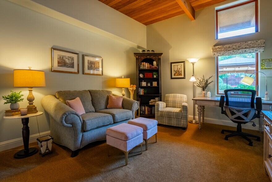 More Photos Of 10845 Meads, Orange Specialty For Sale