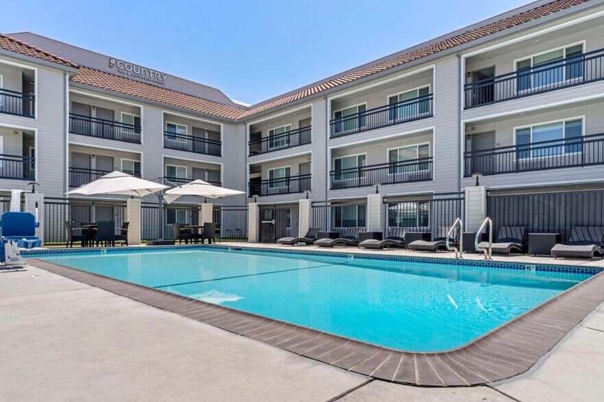 More Photos Of 1000 Admiral Callaghan Ln, Vallejo Hotel For Sale