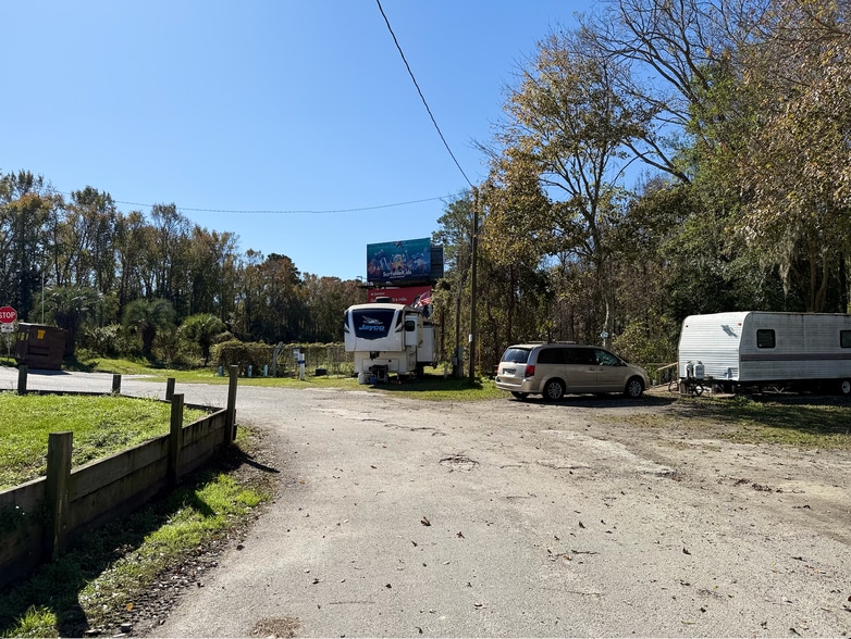 More Photos Of 70 US Highway 17, Richmond Hill Trailer Camper Park For Sale