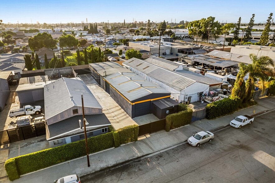 More Photos Of 15131 Illinois Ave, Paramount Warehouse For Sale