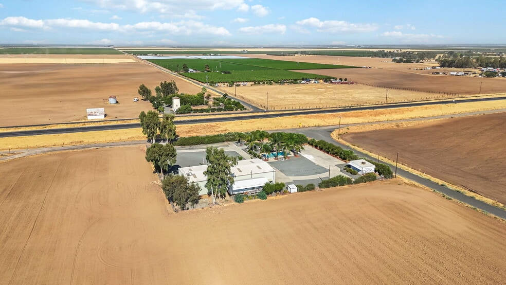 More Photos Of 23259 Avenue 64 Ave, Ducor Warehouse For Sale