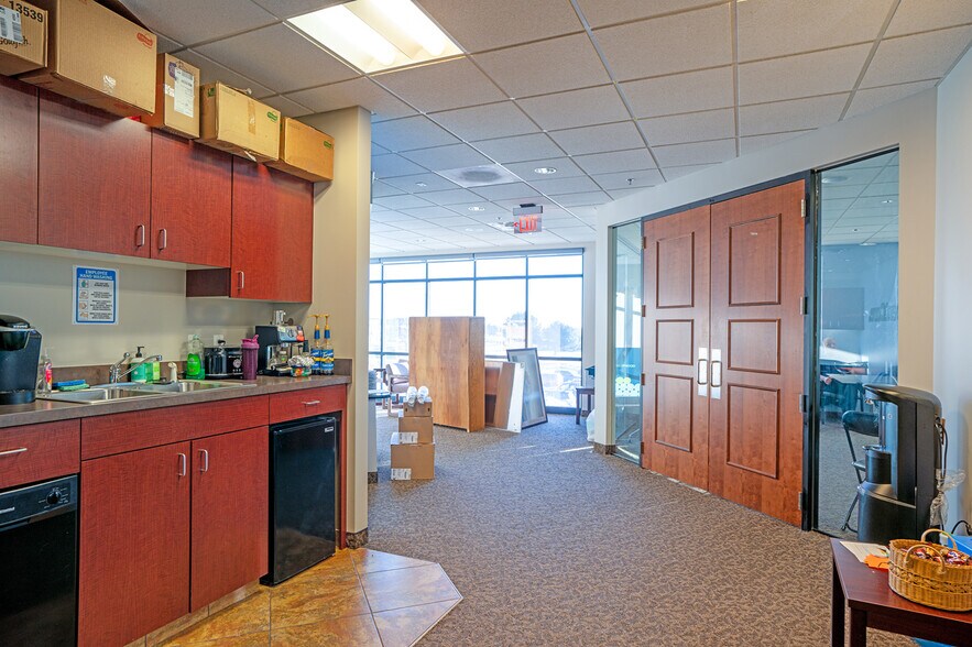 More Photos Of 4065 St Cloud Dr, Loveland Office For Sale