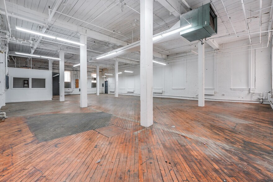 More Photos Of 560 55th St, West New York Manufacturing For Sale