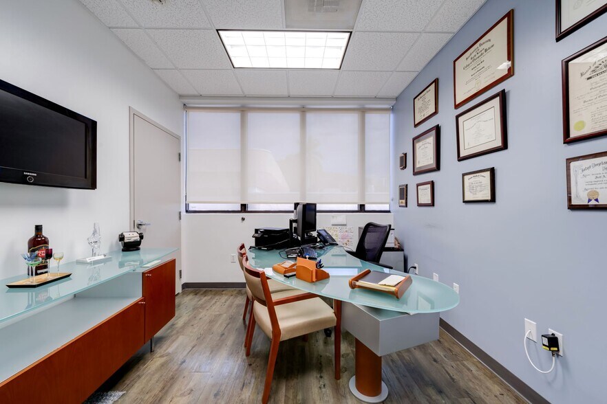 More Photos Of 7887 N Kendall Dr, Miami Medical For Lease