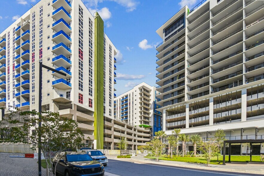 Primary Photo Of 101 Main St N, Saint Petersburg Apartments For Lease