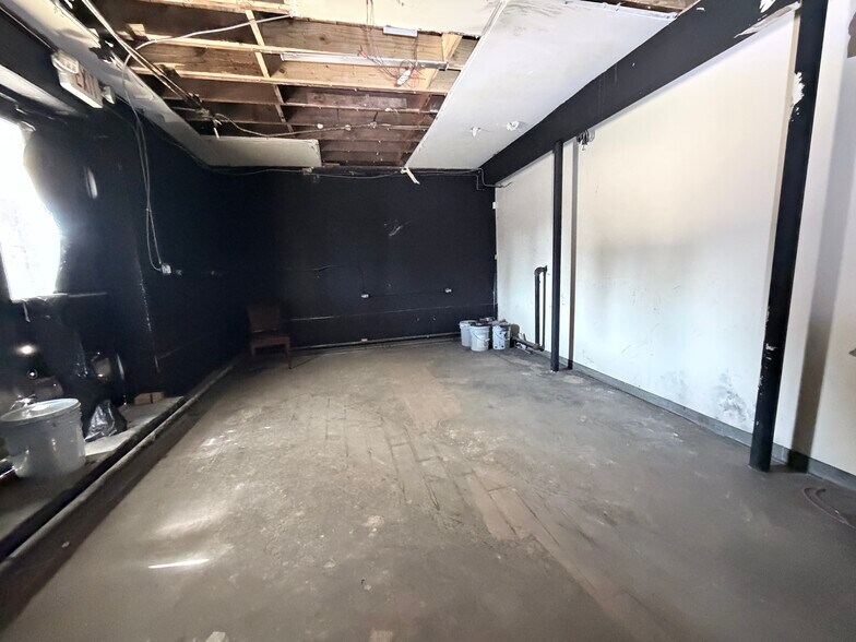 More Photos Of 3393-3437 Summer Ave, Memphis Storefront For Lease