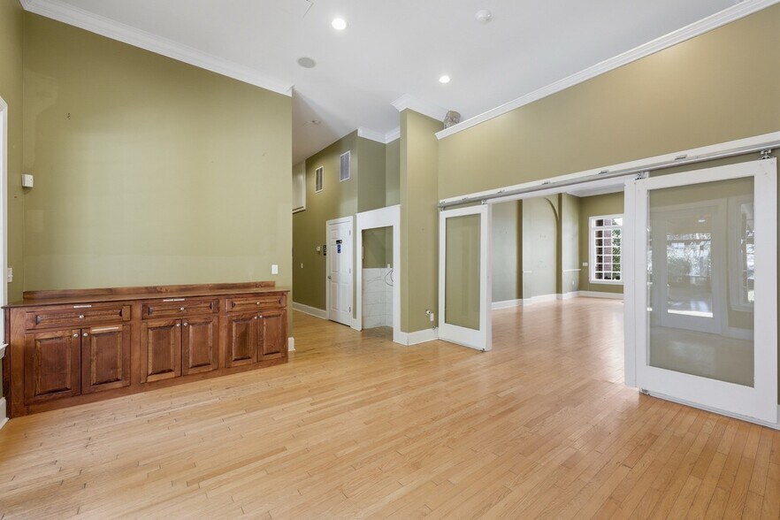 More Photos Of 6470 Georgia 400, Cumming Medical For Sale