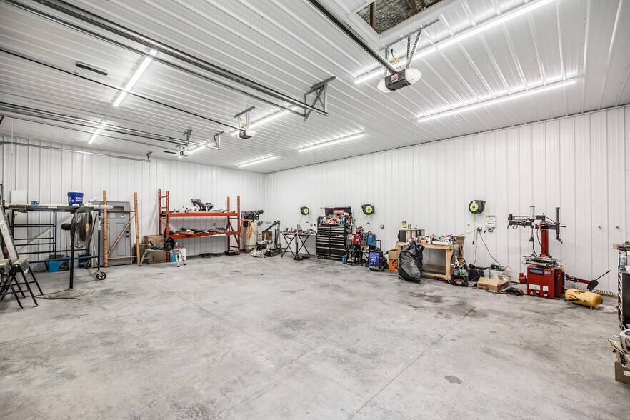 More Photos Of 5850 Clarksville Pike, Joelton Showroom For Sale