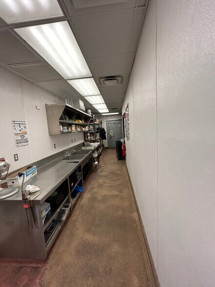 More Photos Of 1100 Main St, Kansas City Office For Lease
