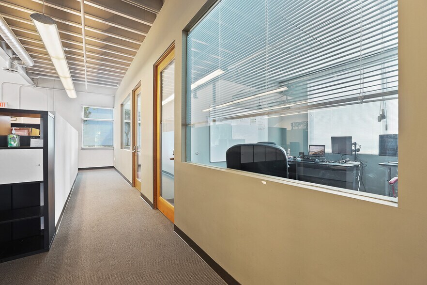 More Photos Of 470-500 Wald, Irvine Light Manufacturing For Sale