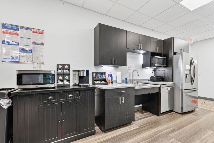 More Photos Of 930 S Harbor City Blvd SW, Melbourne Office For Sale