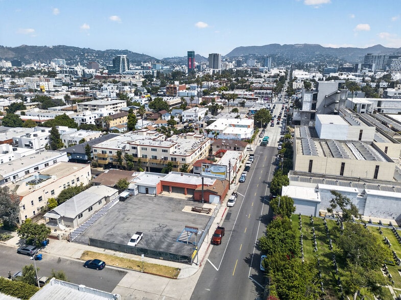 More Photos Of 959 Gower St, Los Angeles Auto Repair For Lease