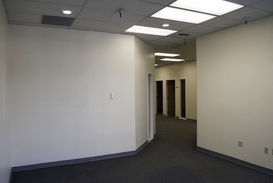 More Photos Of 11901-12201 Industry Way, Anchorage Unknown For Lease