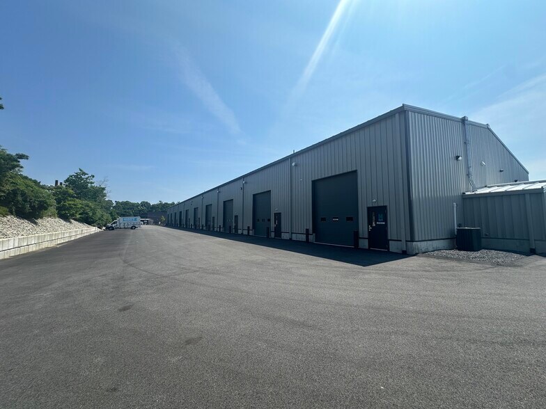 More Photos Of 1 Royson Dr, Kingston Warehouse For Lease