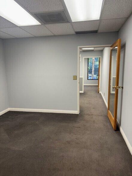 More Photos Of 30423 Canwood St, Agoura Hills Office For Sale