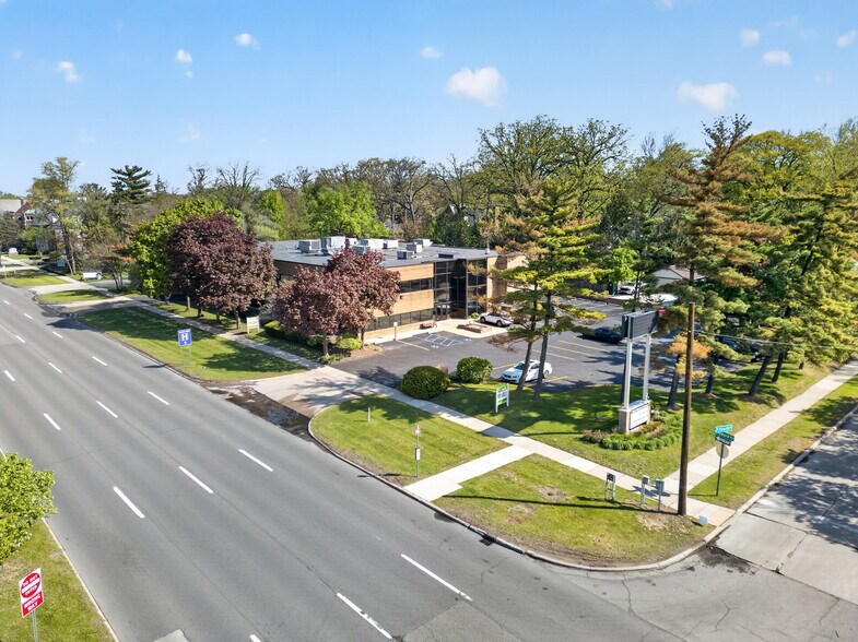 More Photos Of 26622 Woodward Ave, Royal Oak Office For Lease