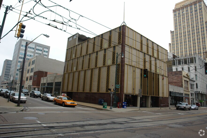 More Photos Of 2 N 2nd St, Memphis Office For Sale