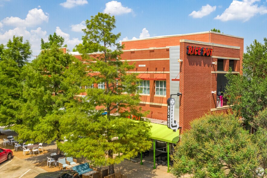 More Photos Of 100 S Main St, Duncanville Storefront Retail Residential For Lease