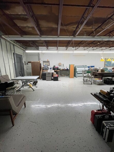More Photos Of 3815 Bunker Hill Rd, Brentwood Warehouse For Sale