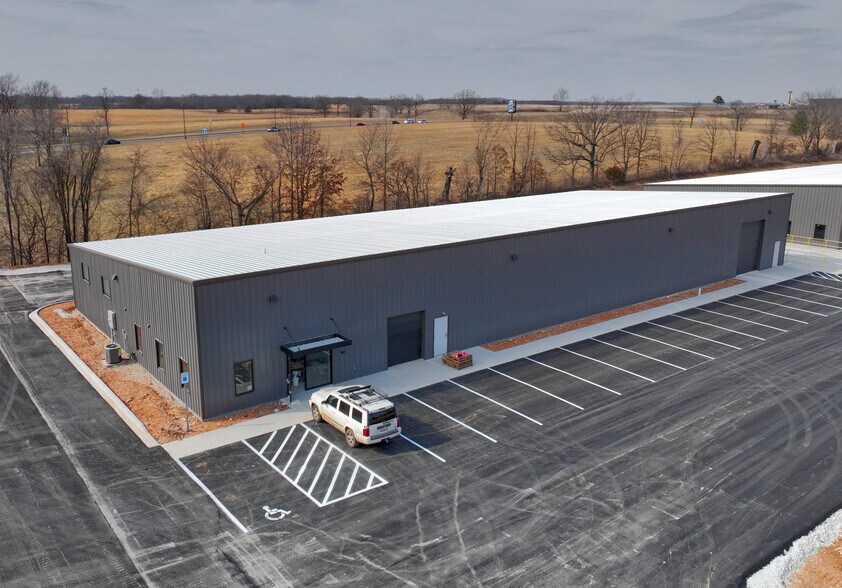 More Photos Of 1894 E 1st Ave, Bentonville Industrial For Lease