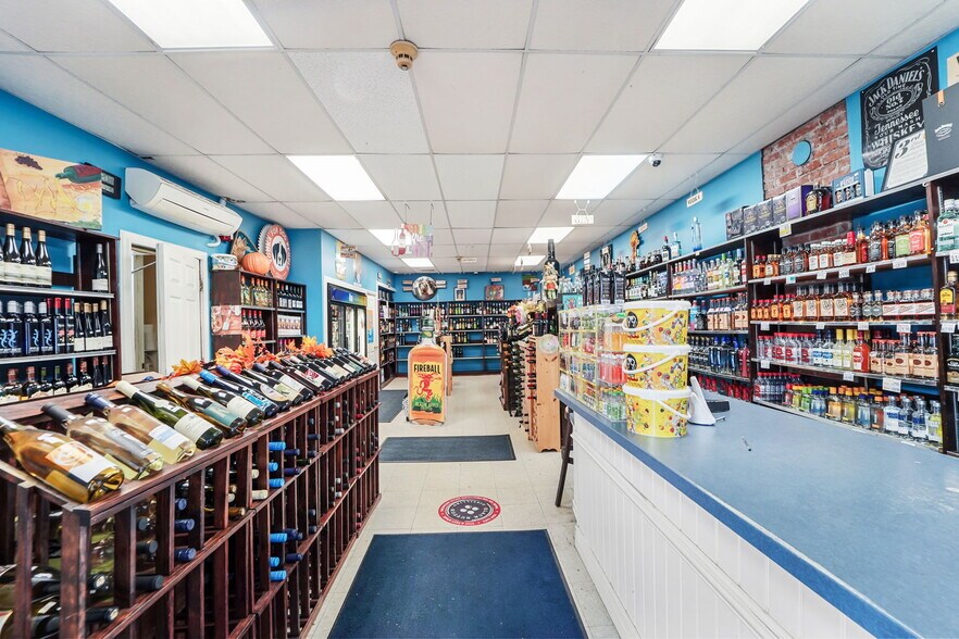 More Photos Of 126 S Cayuga St, Ithaca General Retail For Sale