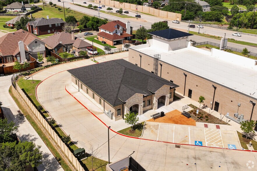 More Photos Of 5101 Main Street, The Colony Unknown For Lease