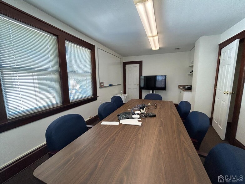 More Photos Of 227 Main St, Woodbridge Office For Sale