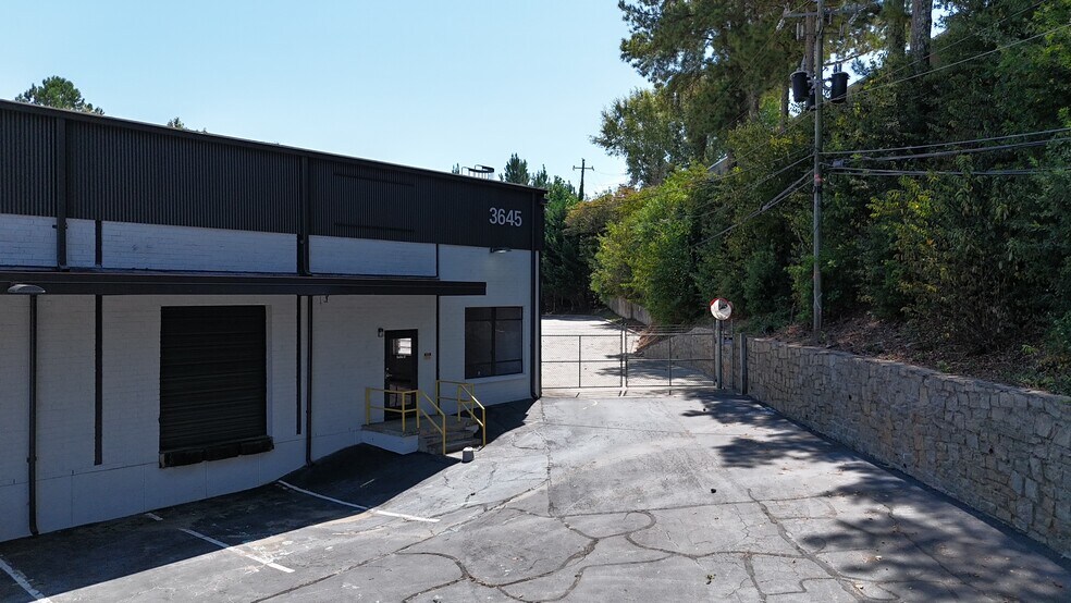 More Photos Of 3645 Oakcliff Rd, Doraville Warehouse For Sale