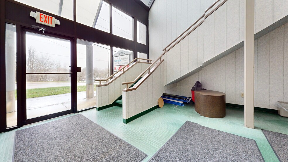More Photos Of 2228-2230 Sunset Blvd, Steubenville Office For Lease