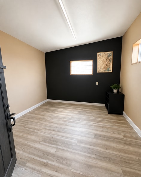 More Photos Of 1351 Wilbur St SE, Salem Warehouse For Sale