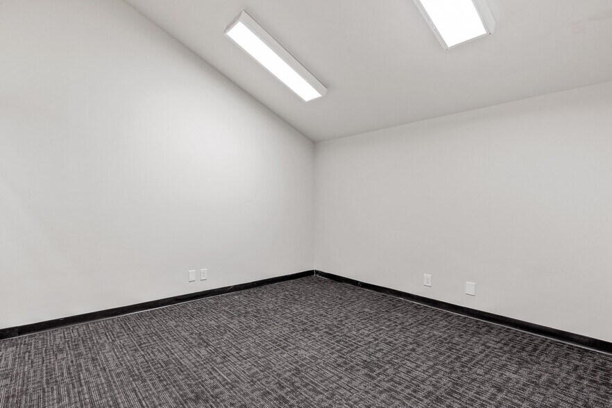 More Photos Of 1515 S Boulder Ave, Tulsa Office For Lease