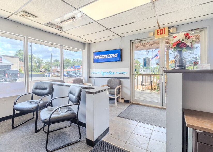 More Photos Of 1154 5th Ave, East McKeesport Office For Sale