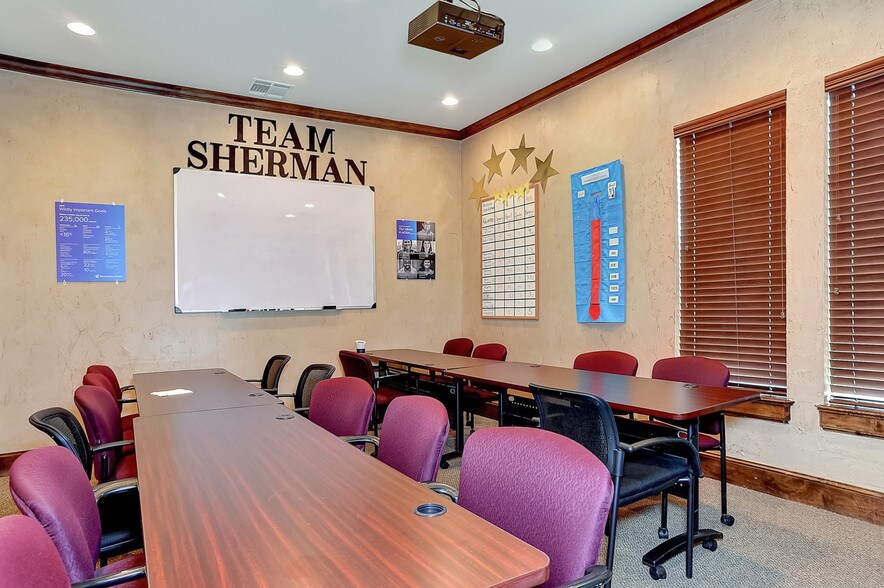 More Photos Of 2913 Overland Trl, Sherman Medical For Lease