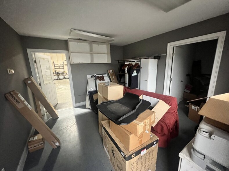 More Photos Of 3607 Gribble Rd, Stallings Warehouse For Lease