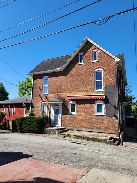 More Photos Of 108 S Market St, Ligonier Township Flex For Sale