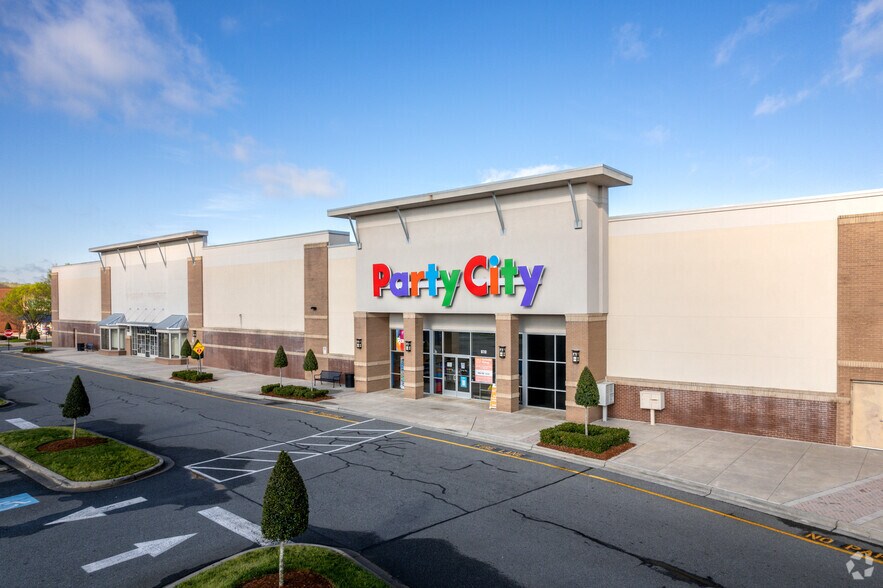 More Photos Of 6110-6130 Bayfield Pky, Concord Unknown For Lease