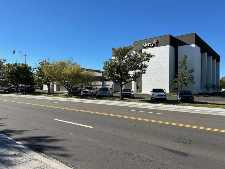 Primary Photo Of 900-950 N Porter Ave, Norman Medical For Lease