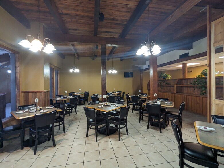 More Photos Of 11261 Highway 12, Orange Freestanding For Sale