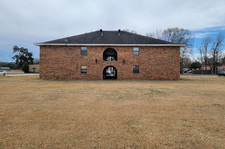 More Photos Of 111-131 Teresa Dr, Saint Martinville Apartments For Sale
