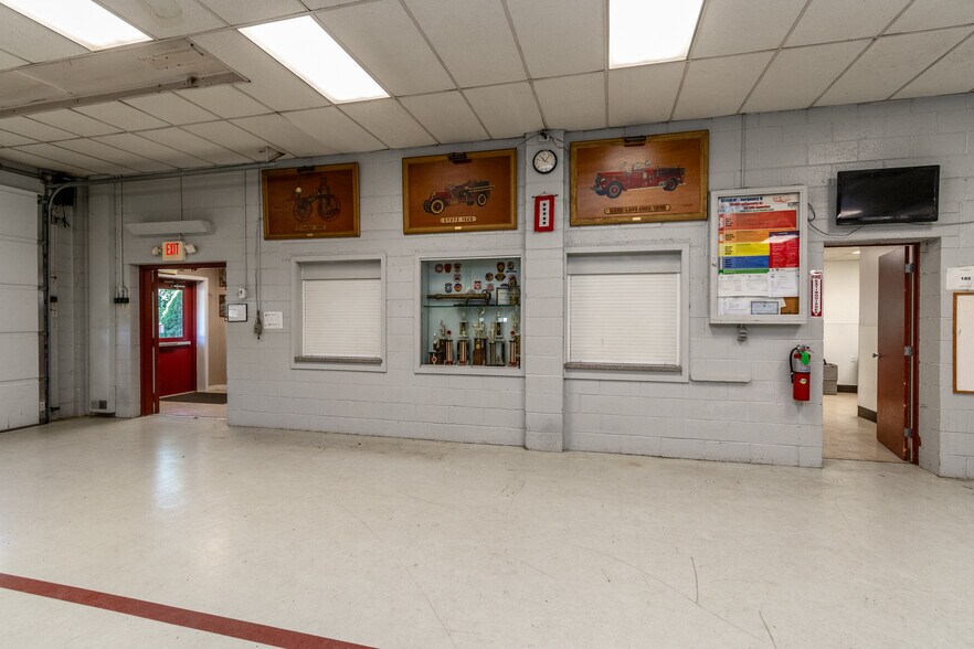 More Photos Of 9 Mill St, Stockton Police Fire Station For Sale