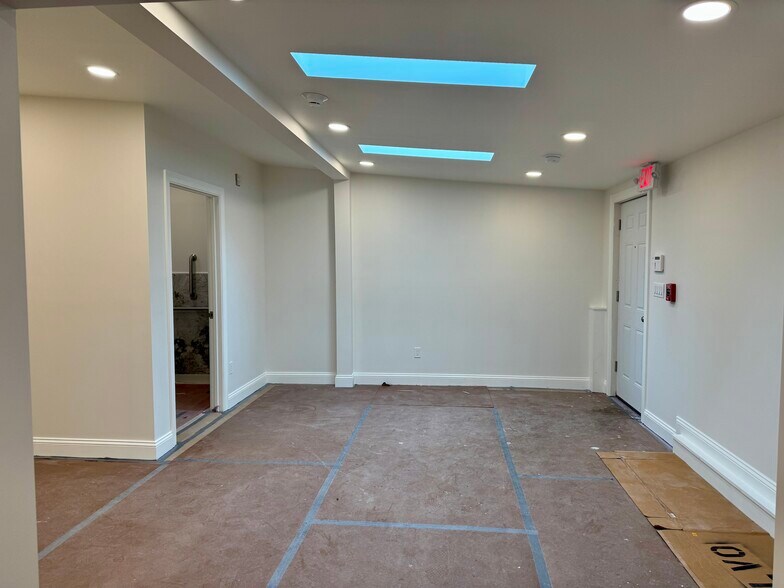 More Photos Of 187 Sound Beach Ave, Old Greenwich Freestanding For Lease