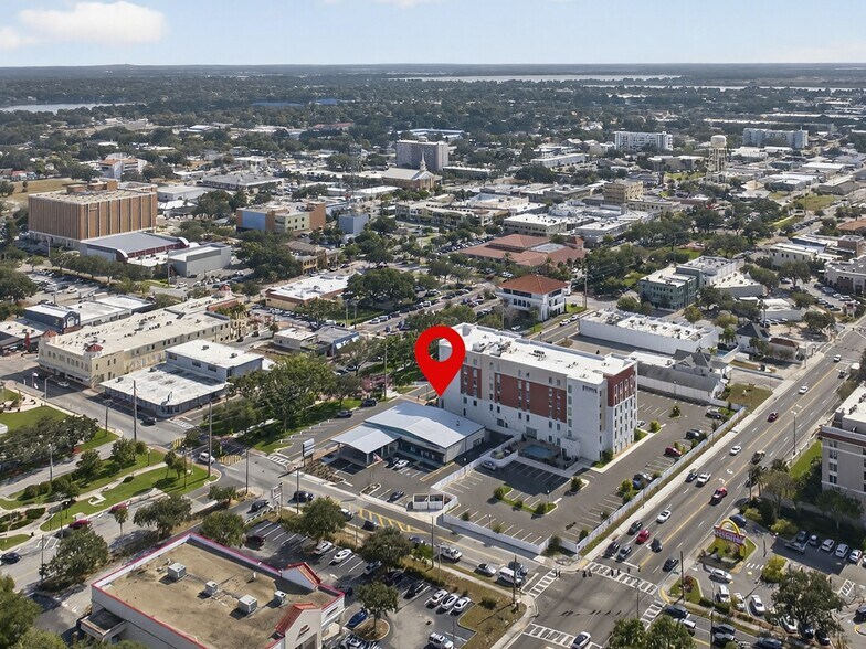 More Photos Of 504 Avenue D NW, Winter Haven General Retail For Lease