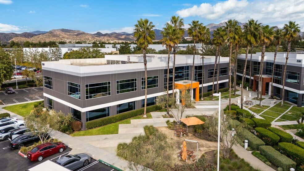 More Photos Of 25391 Commercentre Dr, Lake Forest Coworking Space